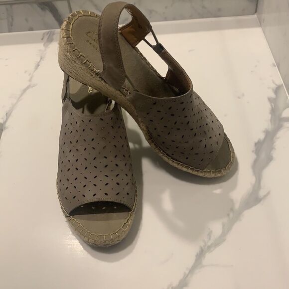 Clarks Shoes - Clarks Taupe  Gray Wedges